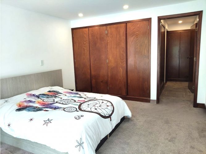 Apartamento de 3 alcobas en venta en Los Rosales, Bogotá, 190 m² · foto 14 de 24