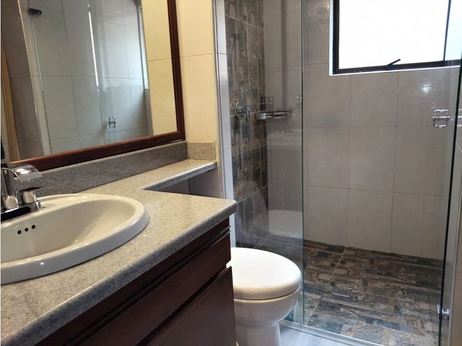Apartamento de 3 alcobas en venta en Los Rosales, Bogotá, 190 m² · foto 19 de 24