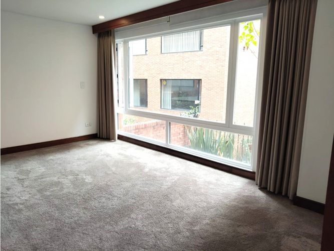 Apartamento de 3 alcobas en venta en Los Rosales, Bogotá, 190 m² · foto 23 de 24