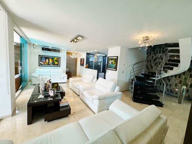 Casa de 3 alcobas en venta en La Floresta, Los Patios, 292 m² · foto 13 de 24
