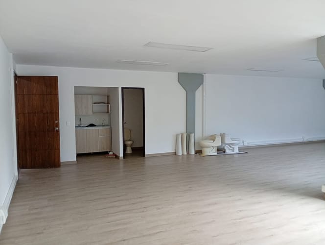 Oficina en arriendo en El Poblado, Medellín, 115 m² · foto 10 de 10