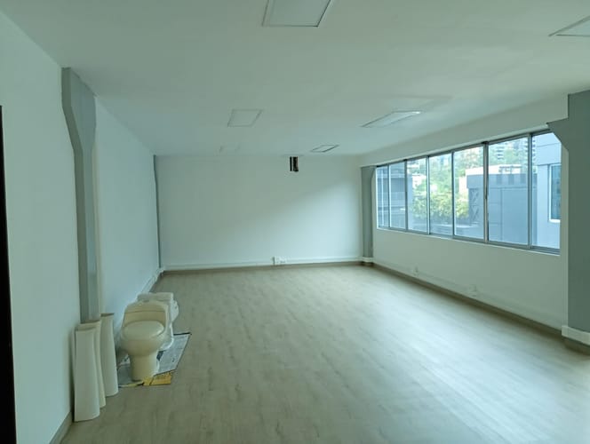 Oficina en arriendo en El Poblado, Medellín, 115 m² · foto 5 de 10