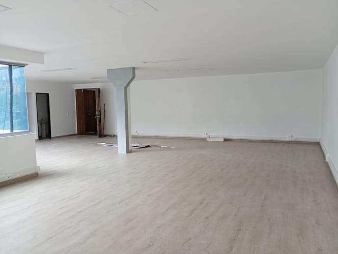 Oficina en arriendo en El Poblado, Medellín, 115 m² · foto 3 de 10