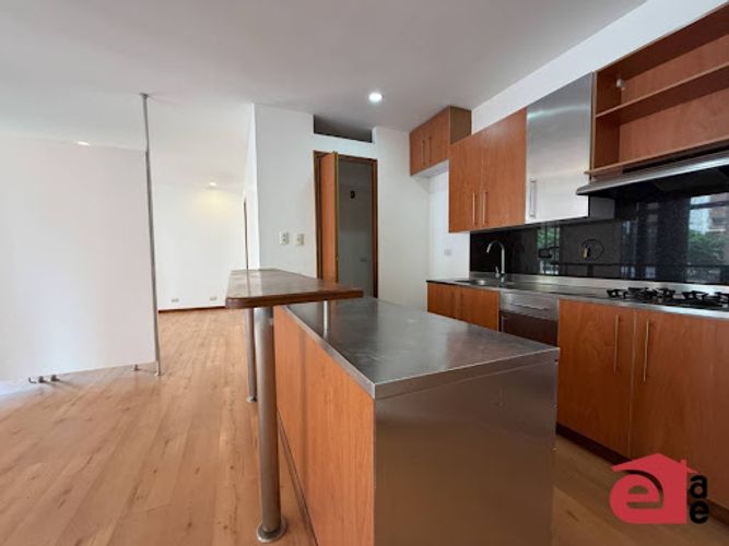 Apartamento en arriendo en Santa Maria De Los Angeles, Medellín · foto 3 de 14