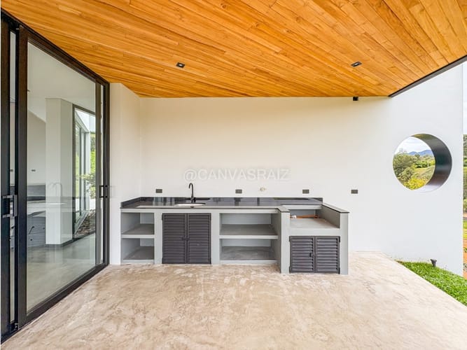Casa de 3 alcobas en venta en San Antonio De Pereira, Rionegro, 330 m² · foto 4 de 24