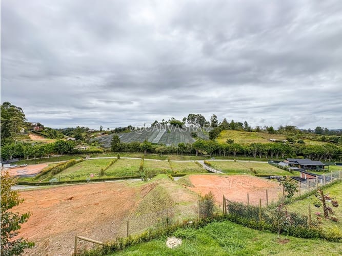 Casa de 3 alcobas en venta en San Antonio De Pereira, Rionegro, 330 m² · foto 5 de 24