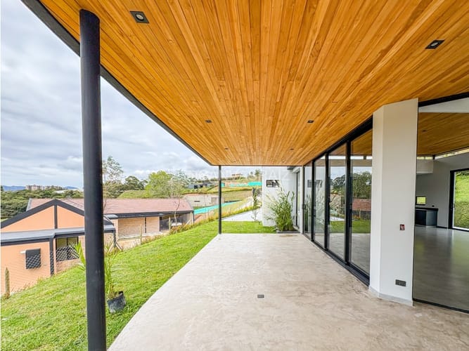 Casa de 3 alcobas en venta en San Antonio De Pereira, Rionegro, 330 m² · foto 7 de 24
