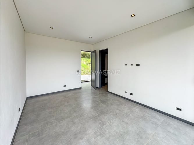Casa de 3 alcobas en venta en San Antonio De Pereira, Rionegro, 330 m² · foto 8 de 24