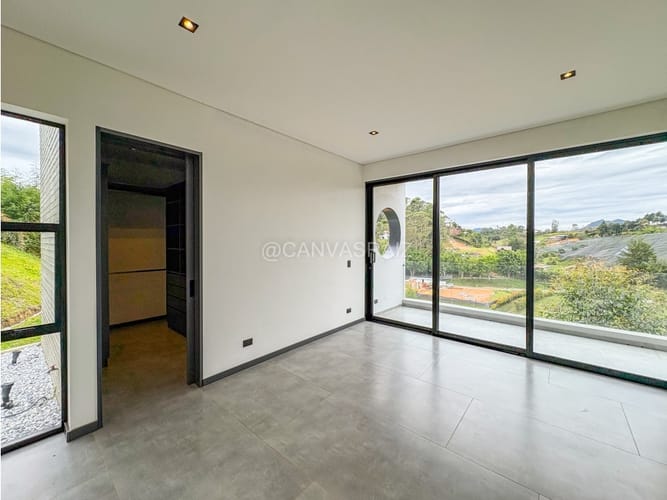 Casa de 3 alcobas en venta en San Antonio De Pereira, Rionegro, 330 m² · foto 12 de 24