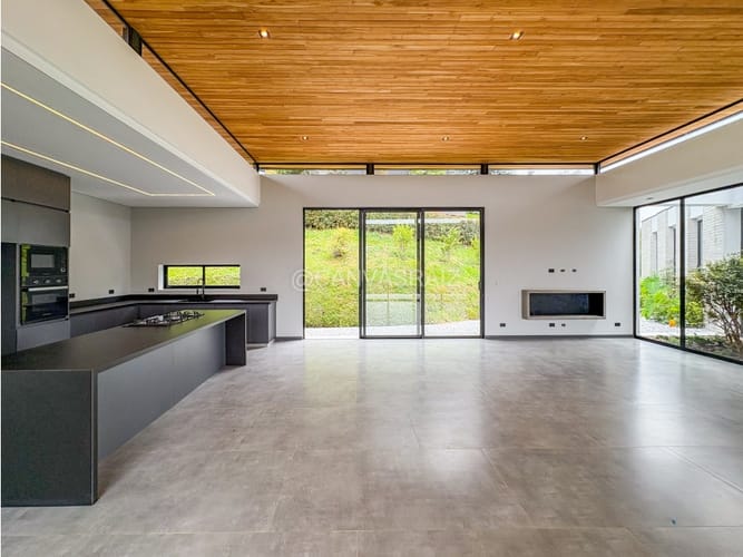 Casa de 3 alcobas en venta en San Antonio De Pereira, Rionegro, 330 m² · foto 18 de 24