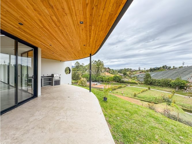 Casa de 3 alcobas en venta en San Antonio De Pereira, Rionegro, 330 m² · foto 21 de 24