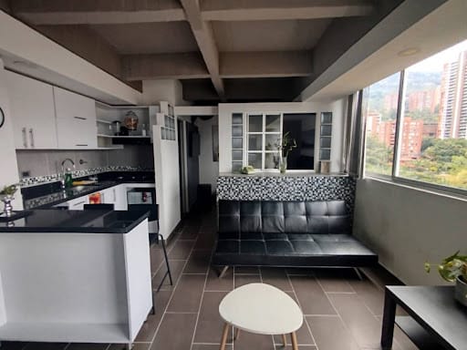 Apartaestudio en arriendo en Lalinde, Medellín, 35 m² · foto 2 de 14