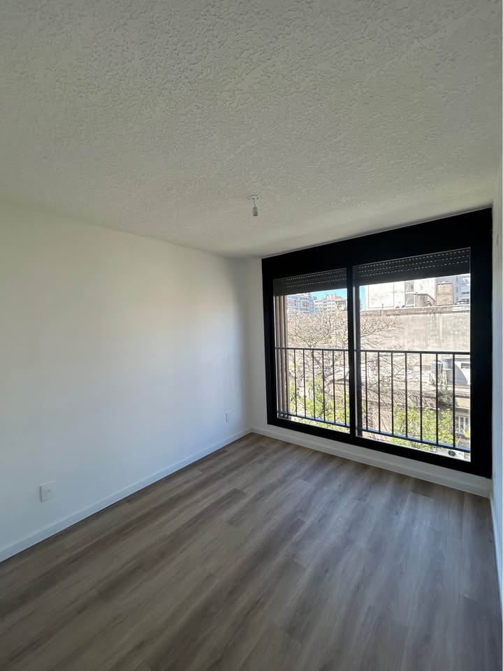 Alquiler de Departamento a estrenar de 1 Dormitorio, balcon y 39 garage en La Blanqueada · Foto 12