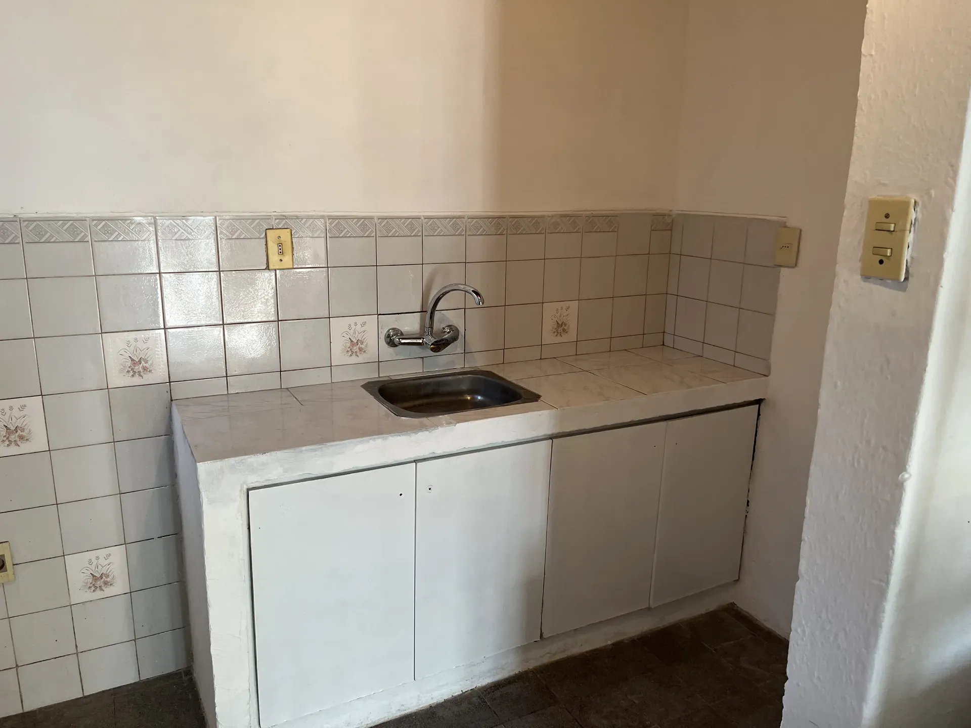 Alquiler de Casa de 1 dormitorio con pequeño patio interno  en La Union · Foto 10