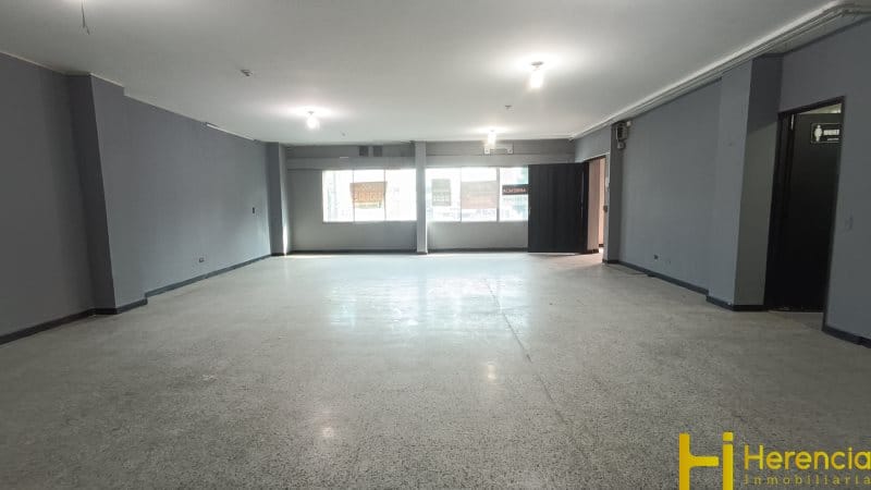 Bodega en arriendo en Tenche, Medellín, 300 m² · foto 2 de 20