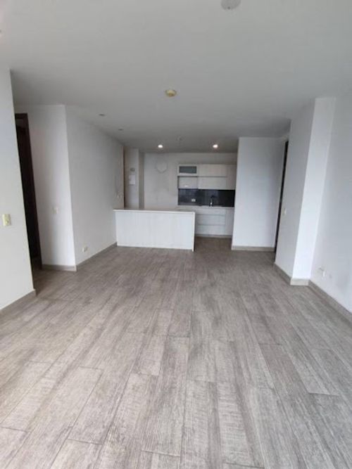 Apartamento de 2 alcobas en arriendo en Loma Benedictinos, Medellín, 90 m² · foto 3 de 8
