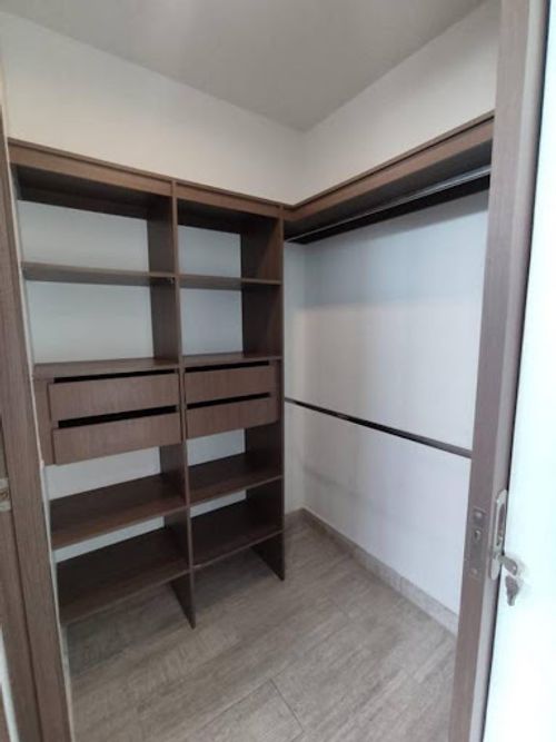 Apartamento de 2 alcobas en arriendo en Loma Benedictinos, Medellín, 90 m² · foto 5 de 8