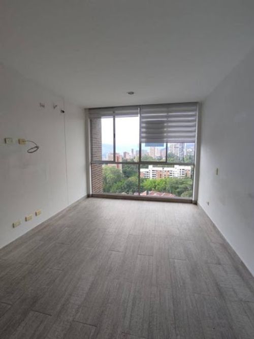 Apartamento de 2 alcobas en arriendo en Loma Benedictinos, Medellín, 90 m² · foto 7 de 8