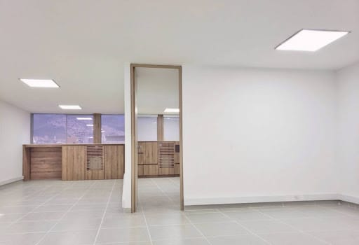 Oficina en arriendo en Suramericana, Medellín, 75 m² · foto 6 de 24