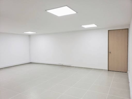 Oficina en arriendo en Suramericana, Medellín, 75 m² · foto 13 de 24