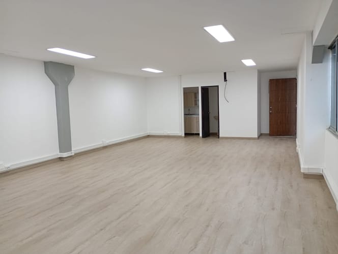 Oficina en arriendo en El Poblado, Medellín, 83 m² · foto 6 de 7