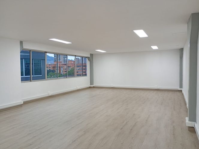Oficina en arriendo en El Poblado, Medellín, 83 m² · foto 5 de 7