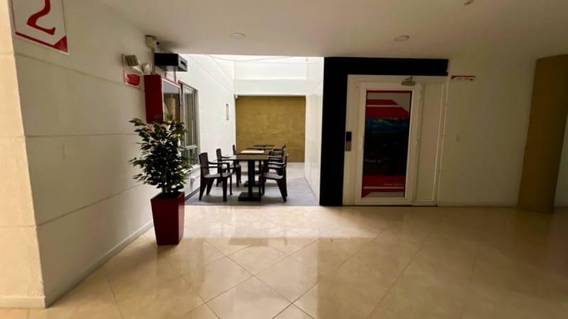 Edificio en arriendo en Laureles, Medellín, 1700 m² · foto 7 de 24