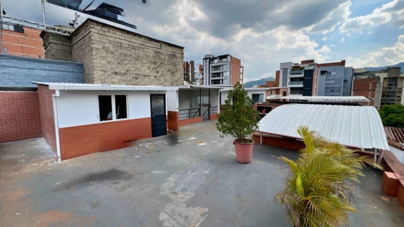 Edificio en arriendo en Laureles, Medellín, 1700 m² · foto 24 de 24