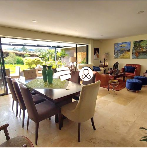 Casa de 3 alcobas en venta en Santa Elena, Medellín, 1850 m² · foto 3 de 11