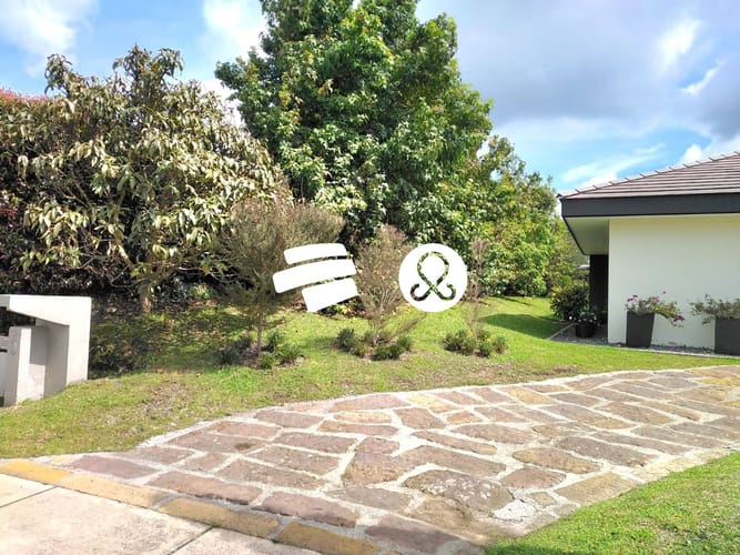 Casa de 3 alcobas en venta en Santa Elena, Medellín, 1850 m² · foto 8 de 11