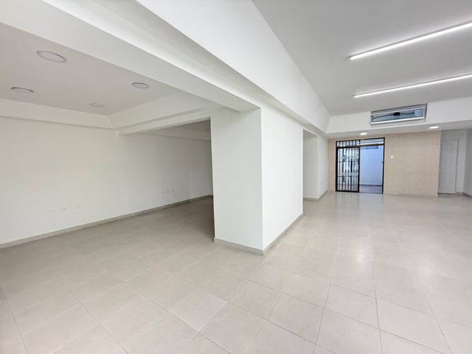Local en venta en San Vicente, Cali, 400 m² · foto 8 de 24