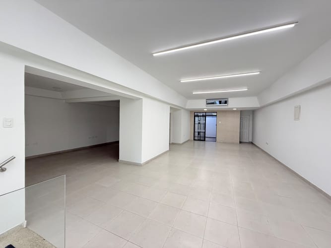Local en venta en San Vicente, Cali, 400 m² · foto 12 de 24