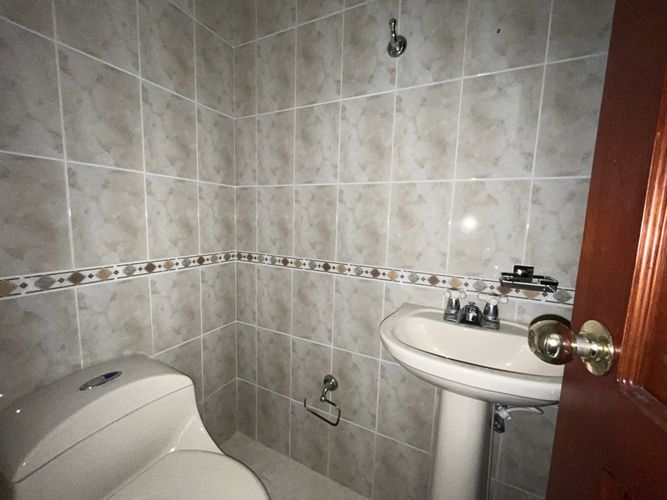 Casa de 3 alcobas en arriendo en La Frontera, Envigado, 280 m² · foto 8 de 23