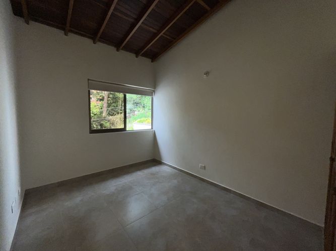 Casa de 3 alcobas en arriendo en La Frontera, Envigado, 280 m² · foto 17 de 23