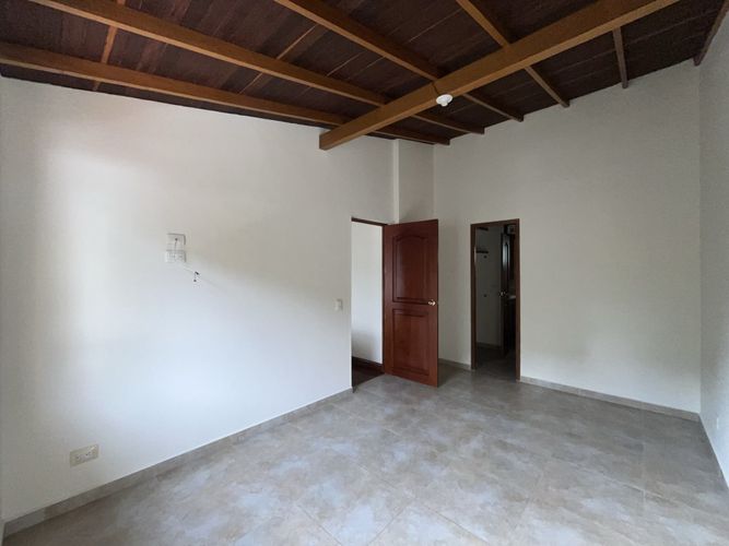 Casa de 3 alcobas en arriendo en La Frontera, Envigado, 280 m² · foto 19 de 23