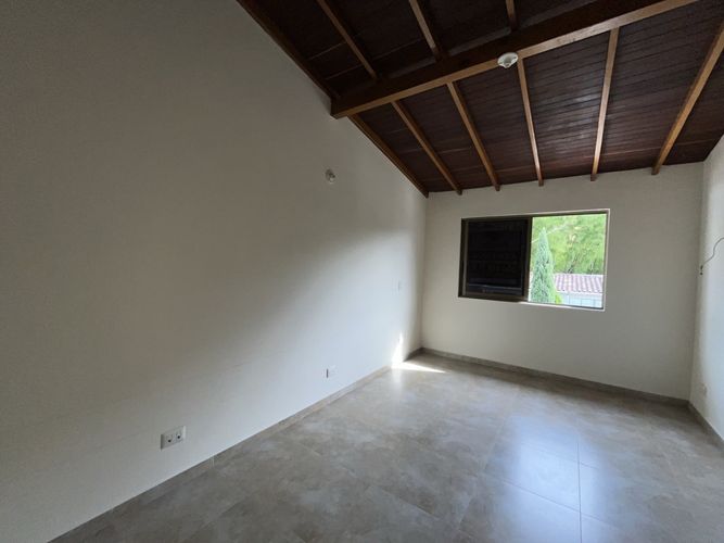Casa de 3 alcobas en arriendo en La Frontera, Envigado, 280 m² · foto 20 de 23