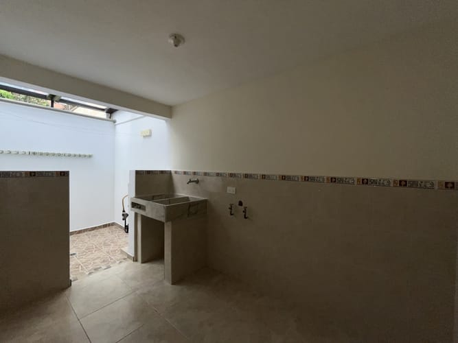 Casa de 3 alcobas en arriendo en La Frontera, Envigado, 280 m² · foto 23 de 23