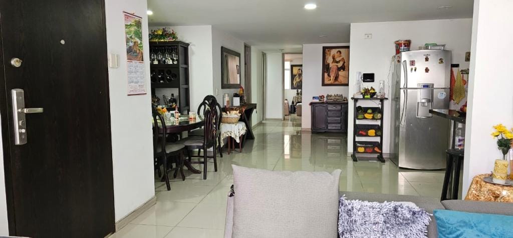 Apartamento de 3 alcobas en venta en Laureles, Medellín, 143 m² · foto 2 de 21