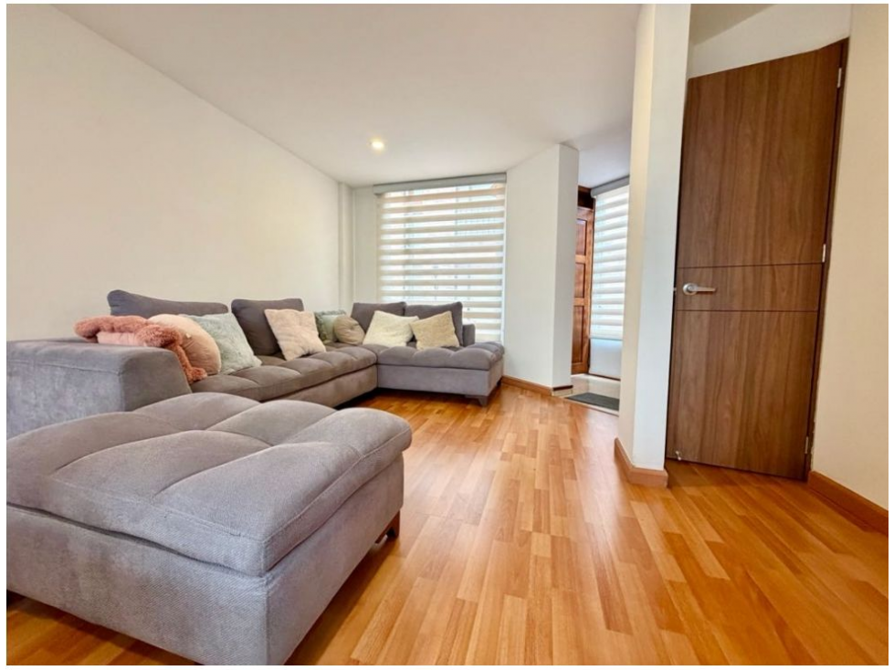 Casa en venta en El Contador, Bogotá · foto 2 de 21