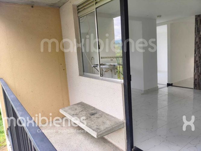 Apartamento de 2 alcobas en venta en El Salvador, Apartado, 60 m² · foto 4 de 16