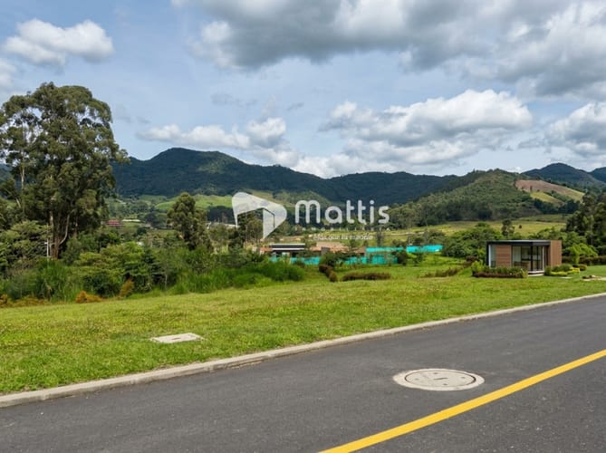 Lote en venta en El Tambo, La Ceja, 1754 m² · foto 3 de 5