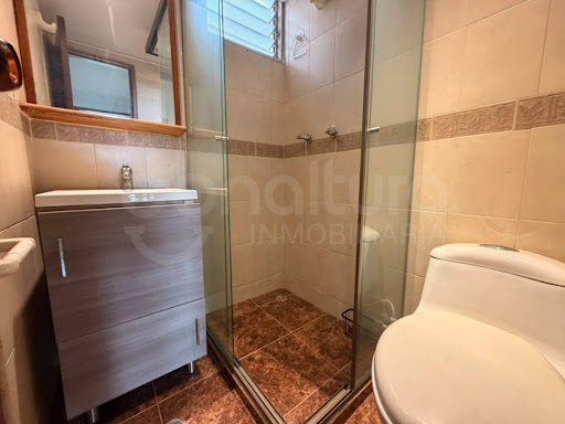 Apartamento en venta en Loma De Los Bernal, Medellín · foto 9 de 18