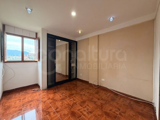 Apartamento en venta en Loma De Los Bernal, Medellín · foto 12 de 18