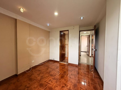 Apartamento en venta en Loma De Los Bernal, Medellín · foto 14 de 18