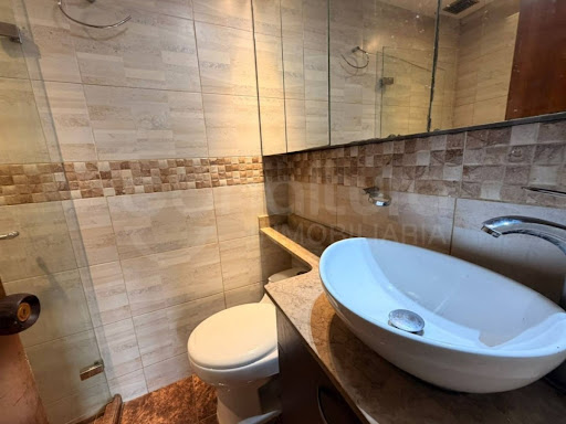 Apartamento en venta en Loma De Los Bernal, Medellín · foto 16 de 18