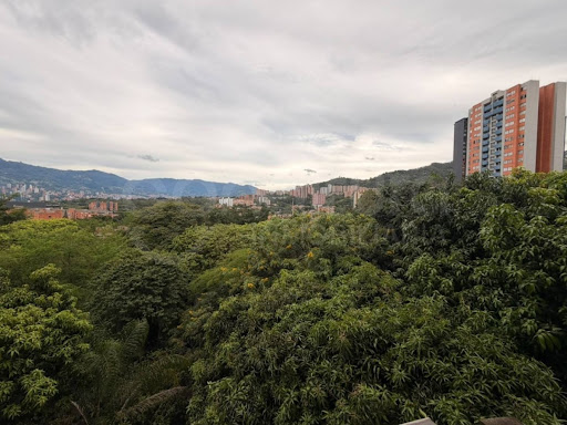 Apartamento en venta en Loma De Los Bernal, Medellín · foto 17 de 18