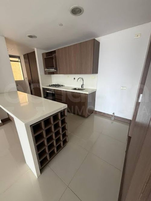 Apartamento en venta en Castropol, Medellín · foto 2 de 18