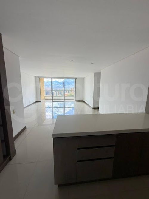 Apartamento en venta en Castropol, Medellín · foto 3 de 18