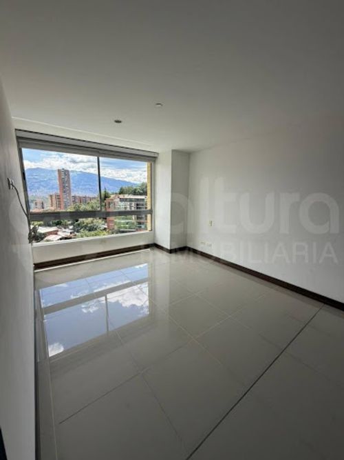 Apartamento en venta en Castropol, Medellín · foto 4 de 18