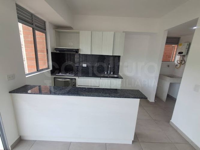 Apartamento de 3 alcobas en arriendo en Aves Maria, Sabaneta, 90 m² · foto 2 de 20